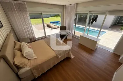 Casa em condomínio fechado com 4 quartos à venda no Tamboré, Barueri 