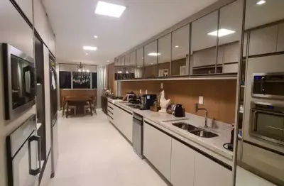 O seu the lake em andar alto, com vista contemplativa, com 4 suítes-5 quartos e acabamento prime