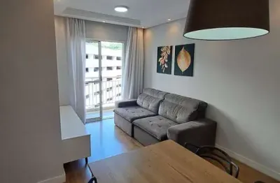 Mobiliado e decorado, o seu alphaview em andar alto e bom estado de conservação