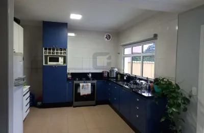 Casa de luxo em condomínio à venda em jandira-sp, parque nova jandira: 3 quartos, 1 suíte, 3 salas, 4 vagas, 330m².