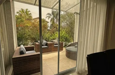 Casa a venda em Alphaville 5 Cinco, 3 quartos, semi térrea, 4 vagas