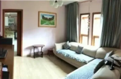 Linda casa com ambiente que possibilita a moradia de duas famílias