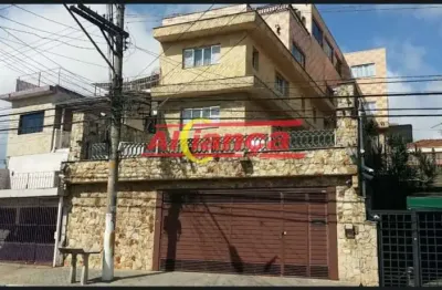 Sobrado na vila maria com 680 metros de área construida, 09 dormitórios, 04 suites, 06 vagas