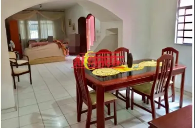 Sobrado mobiliado de luxo com 283m² e terraço gourmet - perto do shopping maia