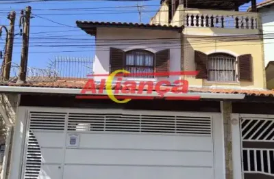 Descubra o conforto de morar na vila galvão com esta encantadora casa à venda!
