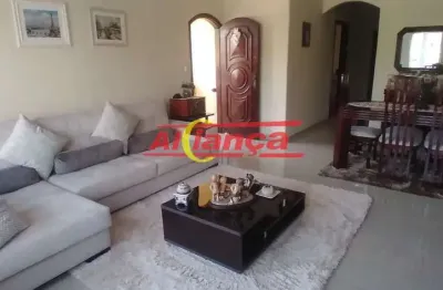 Casa com piscina, 2 dormts, sendo 1 suite. próximo ao hosp. stella maris e shopping internacional