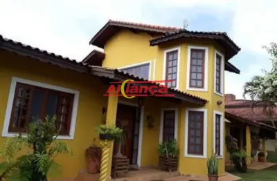 Chacara com 03 suites, 04 vagas, 1062 metros de terreno
