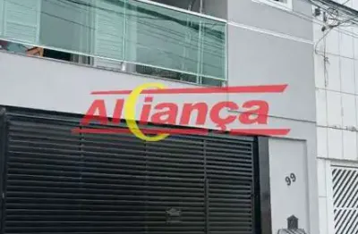 Casa asobradada com 4 vagas, 2 quartos, sendo 1 suíte com sacada no jardim paraíso em guarulhos, sp