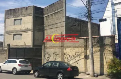 Trata-se de um terreno com benfeitorias (galpão aprovado pela prefeitura) com área edificada de 1.49