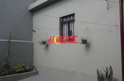 Casa térrea, 2 quartos, vaga de garagem, região comercial