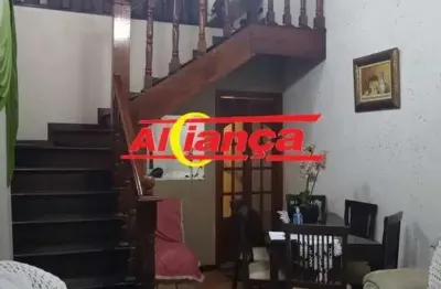 Sobradão cocaia, suite master no andar superior, 2 drrm no térreo e 2 vagas