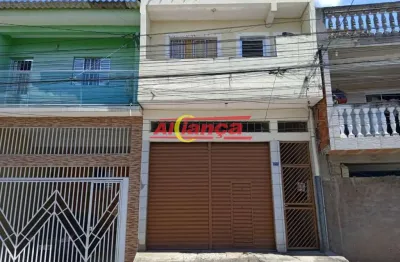 Casa assobradada com 02 quartos, 02 salas, cozinha, 02 banheiros, 04 vagas com escritura registrada.