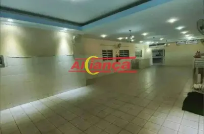 Casa de luxo com salão de festas - 905m² - próximo ao aeroporto!