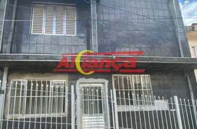 Sobrado com 3 quartos, confortável e bem localizado. agende sua visita!