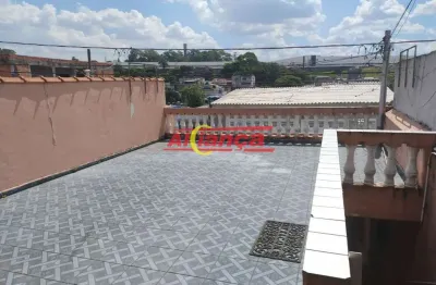 Casa assobradada com 250 metros de terreno, 03 dorm, suite, 03 banheiros