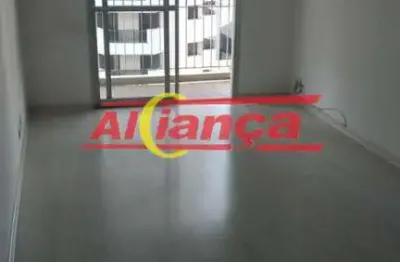 Apartamento com uma boa  estruturado com varias opção de comércios e ônibus.