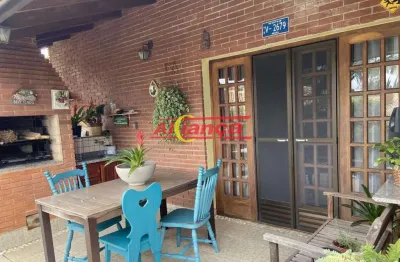 Casa térrea em condomínio com lareira, hidromassagem, piscina e vista para o pôr do sol. imperdível!