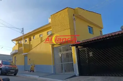 Casa térrea com 02 quartos , sala , cozinha, 02 vagas de garagem, mais 2 casas no mesmo terreno,