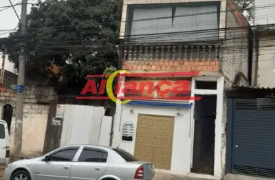 Terreno  com área de 337,50 - edificação no local para demolição.