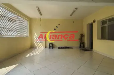 Linda casa térrea com edícula no bairro vila santa maria (bom clima)
