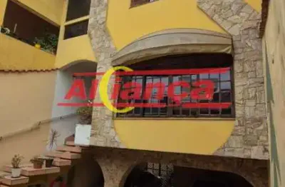 Sobrado 255m², 3 dormitórios, 3 vagas com salão de festas e churrasqueira em cumbica