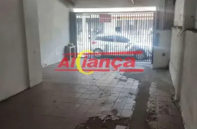 Sobrado com garagem para 03 carros no jardim tranquilidade