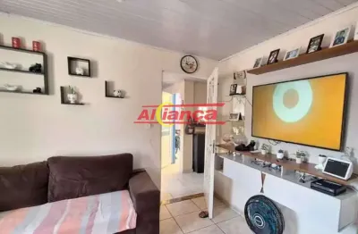 Conjunto de quatro imóveis no bairro da vila nova galvão.
