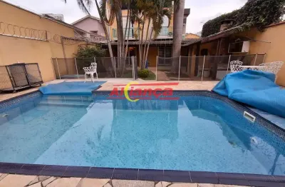 Sobradoà venda 4 quartos - 2 suíutes com piscina 470 m²  - 4 vagas na vila galvão