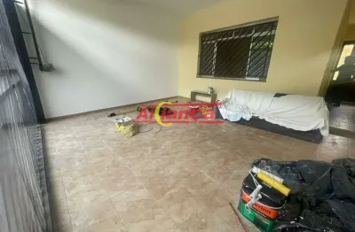 Casa térrea à venda no bairro Macedo / Bom Clima, Guarulhos, São Paulo.