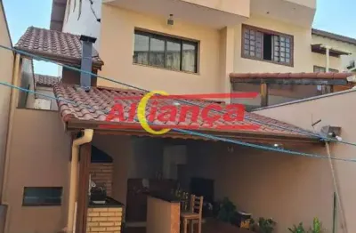 Casa Linda na Vila Rosália 306m², 4 Dormitórios, 3 Suítes e 6 Vagas