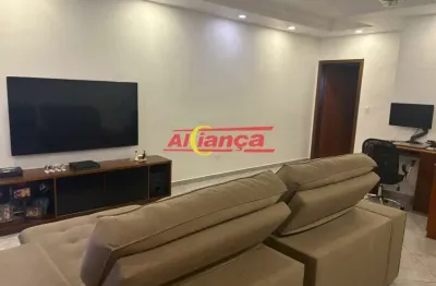 Lindo Sobrado no Macedo - 3 Dorms (1 Suíte), Reformado e com 3 Vagas!