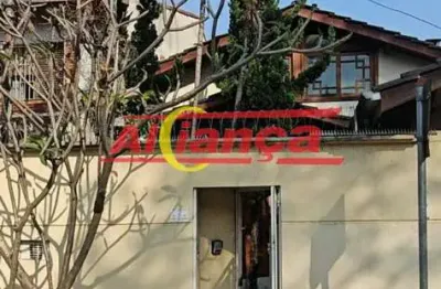 Maravilhoso Casarão Localizado no Jardim Maia a 100 Metros do Bosque  ÓTIMO PREÇO