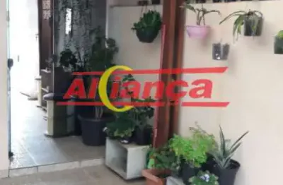 Sobrado 3 dormitórios 124m² - localização privilegiada (5 min a pé do shopping maia