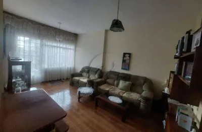 Excelente oportunidade com duas casas no mesmo terreno!