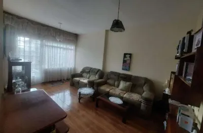 Excelente oportunidade com duas casas no mesmo terreno!