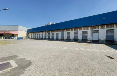 Galpão com 2.500 m² e 15 docas para alugar em santo andré