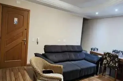 Espaçosa cobertura à venda com 180m², 3 dormitórios, suíte, churrasqueira e 2 vagas – localização privilegiada!