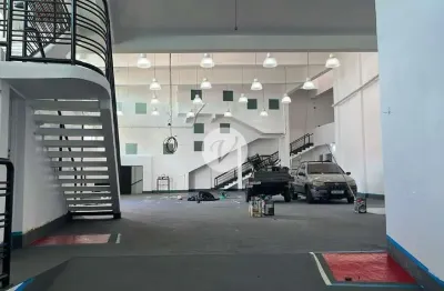 Galpão Comercial/Industrial para Alugar em Vila Metalúrgica, Santo André – 700 m² Internos