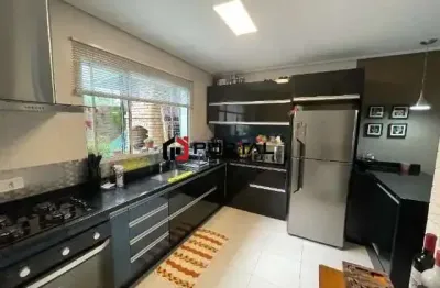 Casa em condomínio fechado com 2 quartos à venda na estrada municipal walter steurer, 1, granja viana, cotia por r$ 690.000