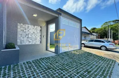 Belíssima casa nova de alto padrão com pé direito alto na região central da cidade