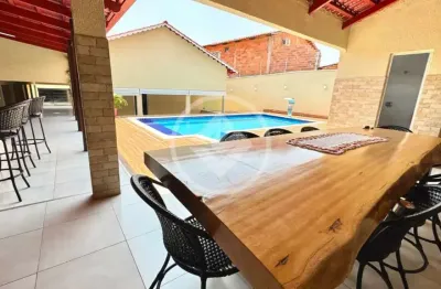 Casa com 3 quartos à venda na Rua Andrômeda, Jardim Petrópolis, Goiânia