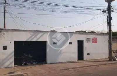 Excelente casa na regiao do shoping cerrado  em goiania codigo: 81475