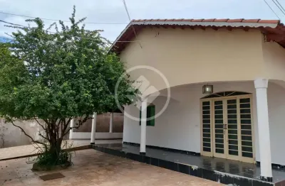 Casa com 3 quartos sendo 1 suite com barracão no fundo no jardim petropolis codigo: 157792