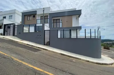 Casa com 3 quartos à venda na Rua Regente, 10, São Pedro, Juiz de Fora