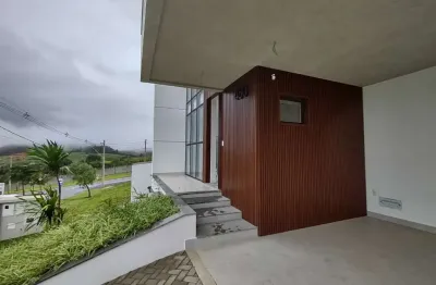 Casa com 4 dormitórios, 3 suítes, 2 vagas, 268 m² - alphaville ii - juiz de fora