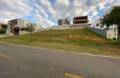 Terreno com projeto aprovado no condomínio alphaviile.