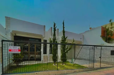 Casa com 3 quartos à venda na Rua Melo Franco, São Mateus, Juiz de Fora