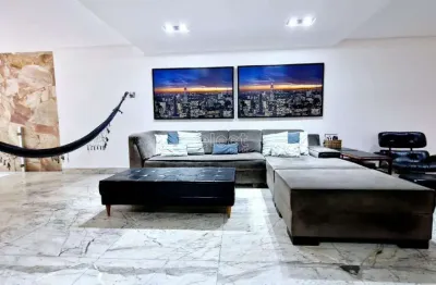 Casa com 3 quartos à venda na Rua Barão de Santa Helena, Granbery, Juiz de Fora