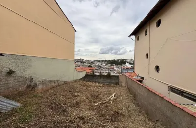 Terreno à venda na Rua Carangola, 320, Democrata, Juiz de Fora