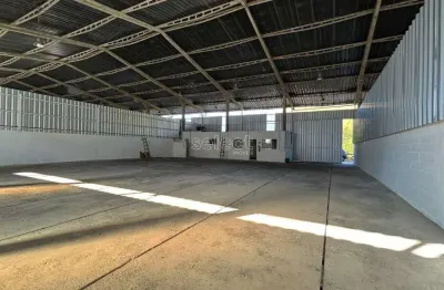 Terreno com área total de 20.000m² e 4021 m² de construção entre 5 galpões e salas